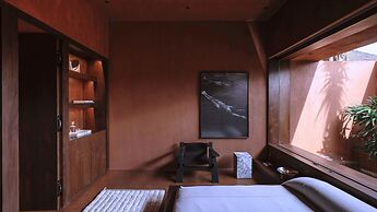 Further Hotel