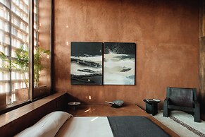 Further Hotel