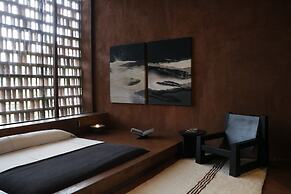 Further Hotel