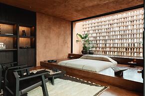 Further Hotel