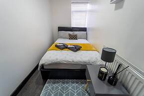 Modern Cosy Studio Available