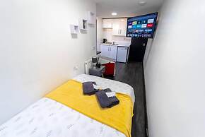 Modern Cosy Studio Available