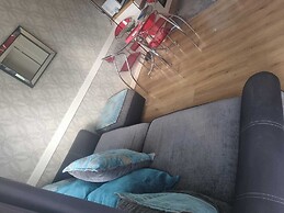 Villa Sleeps 4 With Free Parking