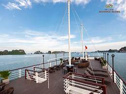 Halong Diamond Cruises