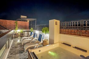 Maison Solaneos