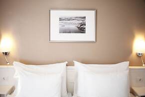 Coral La Quinta Park Suites