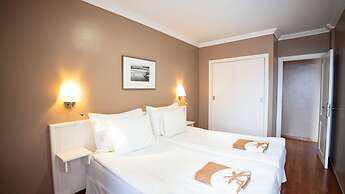 Coral La Quinta Park Suites