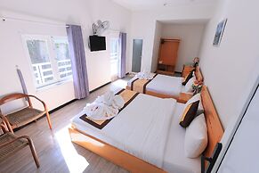 Cherry Luxury Hotel
