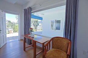 Cherry Luxury Hotel