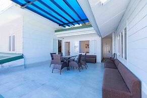 Cherry Luxury Hotel