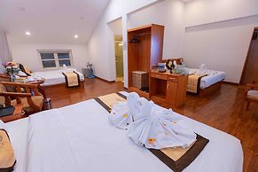 Cherry Luxury Hotel