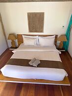 CAMILLA RESORT