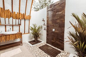 CAMILLA RESORT
