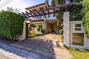 3 Bed Pool Villa in Great Location - STV