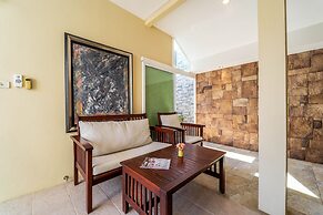 3 Bed Pool Villa in Great Location - STV