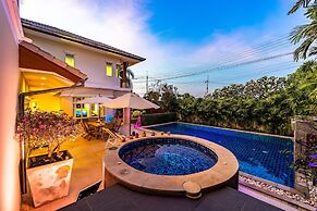 3 Bed Pool Villa in Great Location - STV