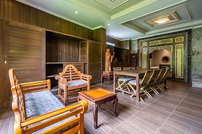 Huts Rock Ubud