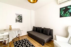 Single House Luminous and Chic Flat in Fatih