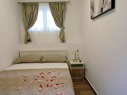 Luxury Beachfront Apartment, Sea Pearl