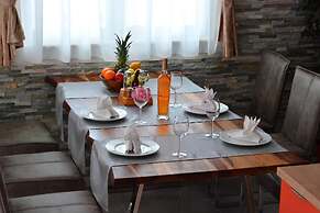 Luxury Beachfront Apartment, Sea Pearl
