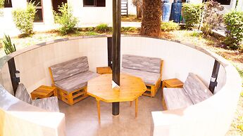 Distinction Gardens