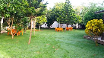 Distinction Gardens