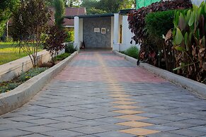 Distinction Gardens