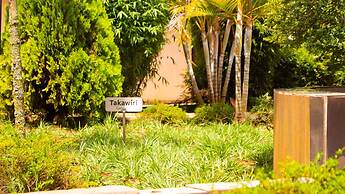 Distinction Gardens