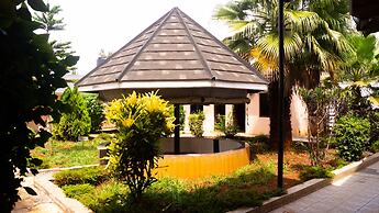 Distinction Gardens