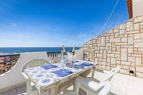 Oceanview Apart A By Sequeira