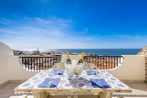 Oceanview Apart A By Sequeira