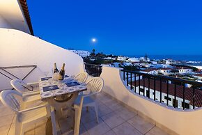 Oceanview Apart A By Sequeira