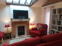 House - Sleeps 2, pet Friendly & Free Parking