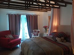 House - Sleeps 2, pet Friendly & Free Parking