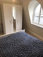 Windows Over Stroud Penthouse Apartment With Views
