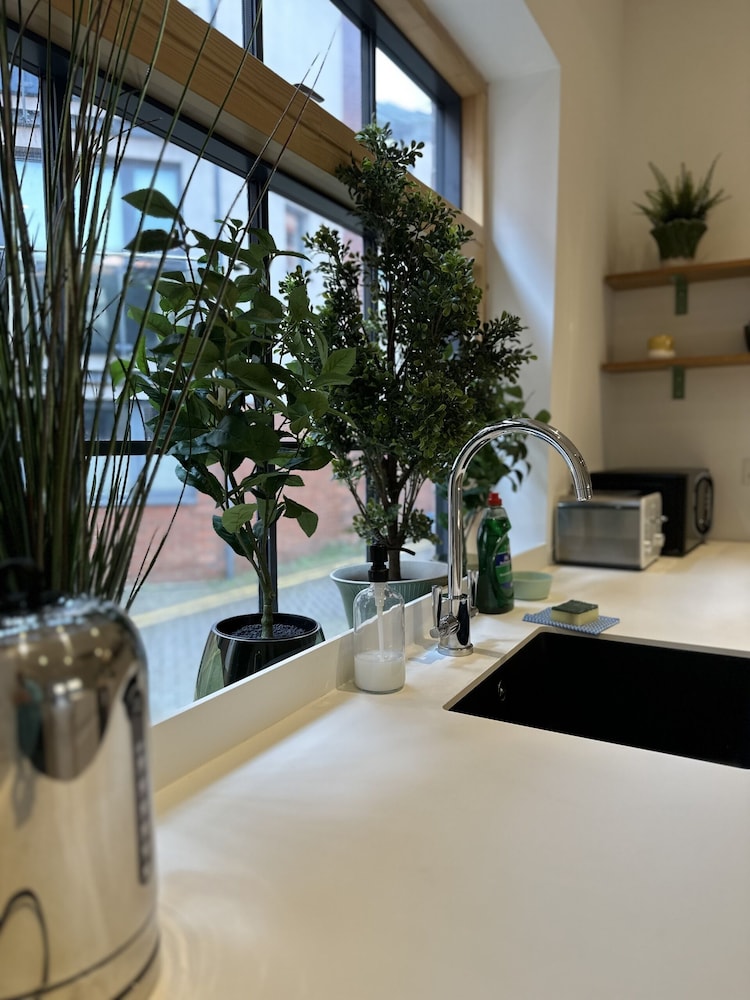 Ideal Bristol Getaway - 3 bed Harbourside Home