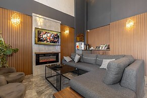 Loyal City Hotel