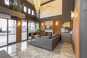Loyal City Hotel