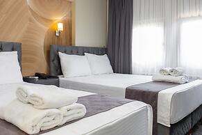 Loyal City Hotel