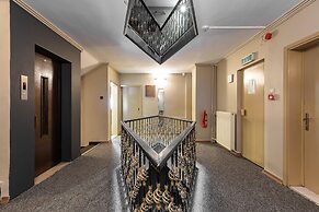 Loyal City Hotel