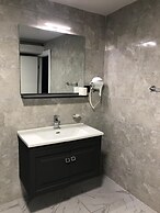 Loyal City Hotel