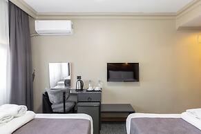 Loyal City Hotel