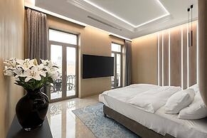 Luxury Penthouse In Downtown