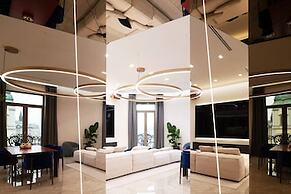 Luxury Penthouse In Downtown