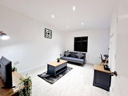 Modern Apartment in Uxbridge