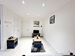 Modern Apartment in Uxbridge