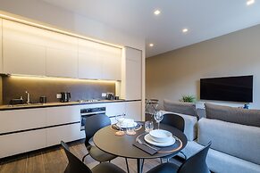 Golden Suite by Studio Vita