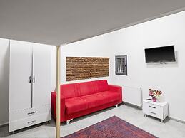 The Red Tent Urban Suites