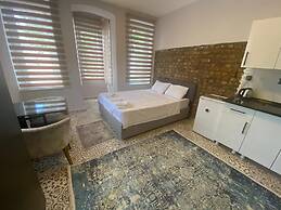 The Red Tent Urban Suites