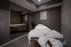 Royal Blue Resort & Residence
